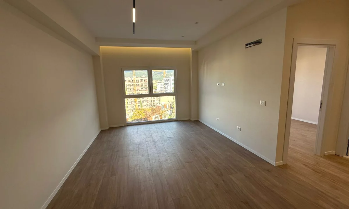 Appartamento in vendita a Tirana 1+1, Vuoto
