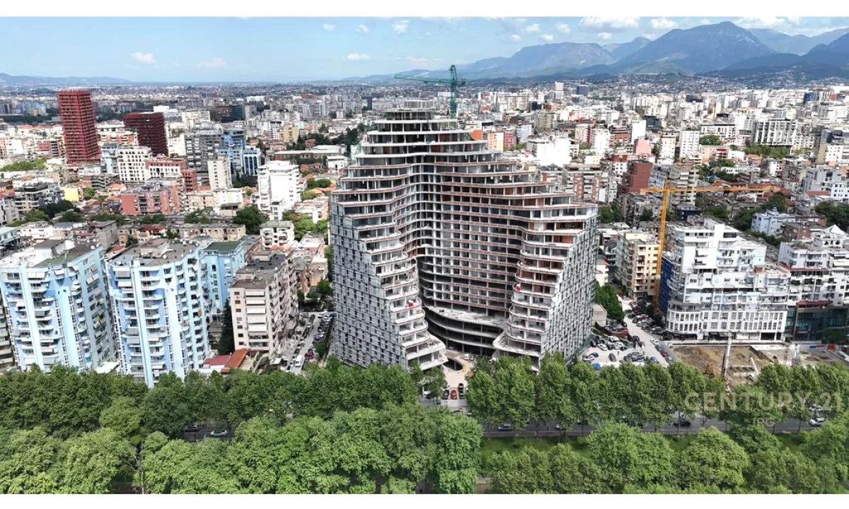 Shtepi ne shitje Apartament ne Tirane, 4+1, Mobilimi Bosh, pa mobiluar, Pagesa 750,000  Euro.