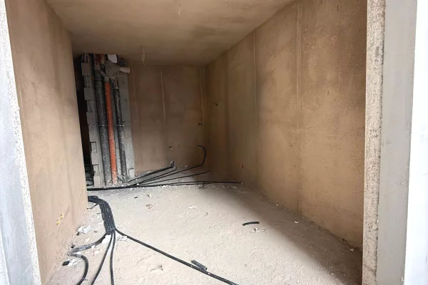 Shtepi ne shitje Apartament ne Tirane, 1+1, Mobilimi Bosh, pa mobiluar, Pagesa 62,850  Euro.