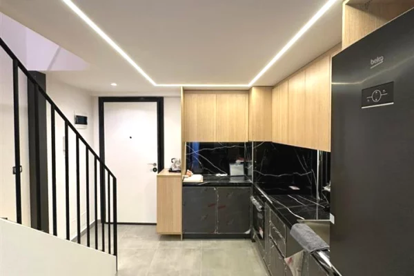 Appartamento in vendita a Tirana 1+1, Arredato