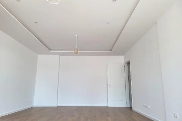 LAKE VIEW-AMBIENT BIZNESI PER QERA 131 M2 
