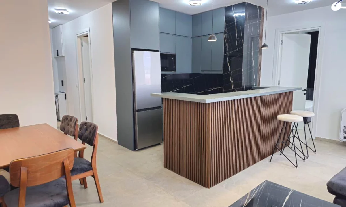 Shtepi me qera Apartament ne Tirane, 2+1, Mobilimi E mobiluar, Pagesa 1,299  Euro.