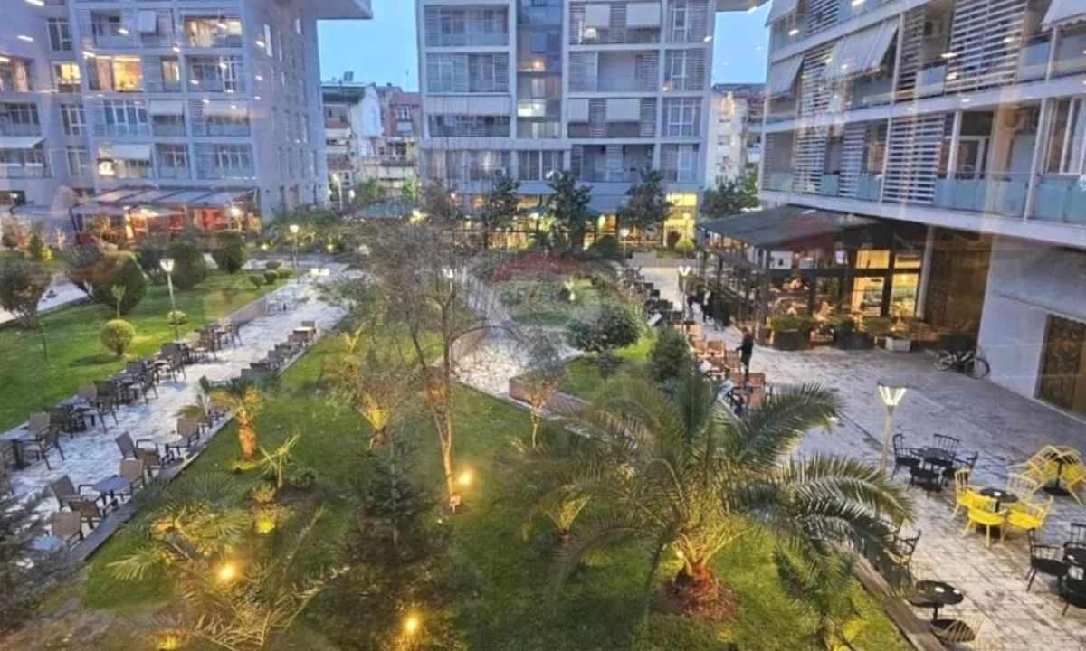 Appartamento in vendita a Tirana 1+1, Arredato