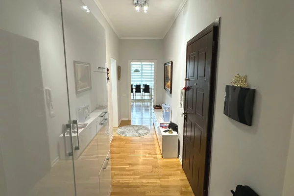 Shtepi me qera Apartament ne Tirane, 2+1, Mobilimi E mobiluar, Pagesa 900  Euro.