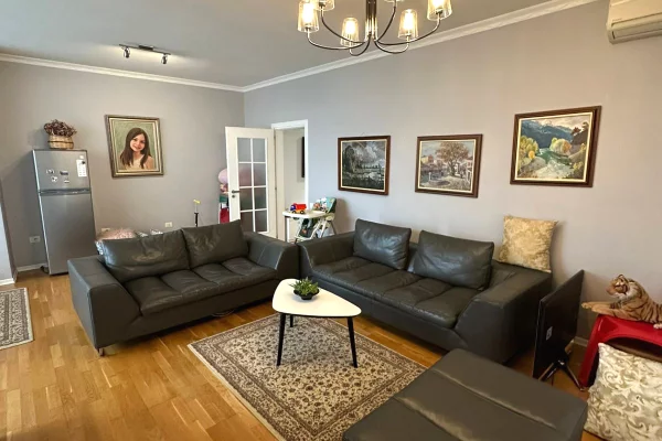 Shtepi me qera Apartament ne Tirane, 2+1, Mobilimi E mobiluar, Pagesa 900  Euro.