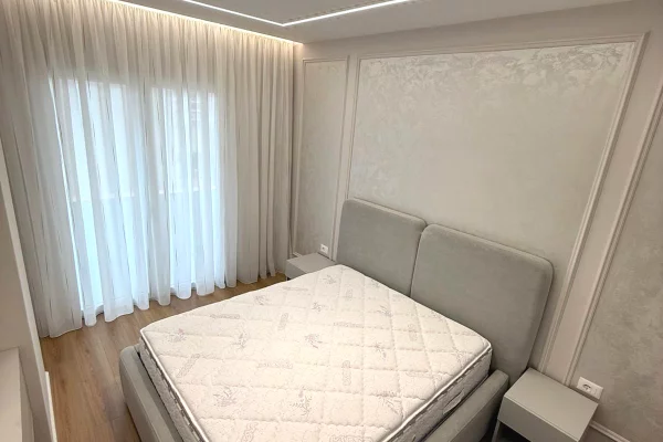 Shtepi ne shitje Apartament ne Tirane, 1+1, Mobilimi E mobiluar, Pagesa 121,000  Euro.