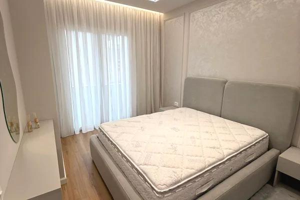 Shtepi ne shitje Apartament ne Tirane, 1+1, Mobilimi E mobiluar, Pagesa 121,000  Euro.