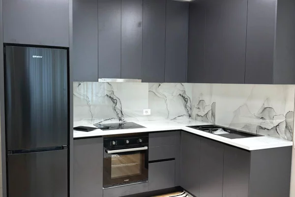 TIRANA GARDEN BUILDING -ZYRE 2+1+2 PER QERA 