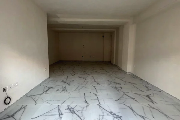 Shtepi ne shitje Apartament ne Tirane, 3+1, Mobilimi Bosh, pa mobiluar, Pagesa 207,800  Euro.