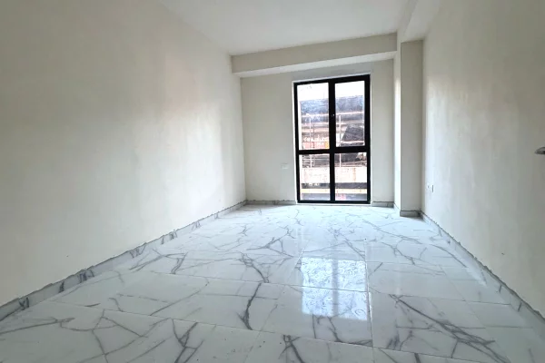 Shtepi ne shitje Apartament ne Tirane, 3+1, Mobilimi Bosh, pa mobiluar, Pagesa 207,800  Euro.