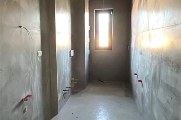 Appartamento in vendita a Tirana 1+1, Vuoto