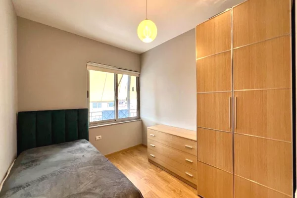 Shtepi ne shitje Apartament ne Tirane, 2+1, Mobilimi E mobiluar, Pagesa 190,000  Euro.