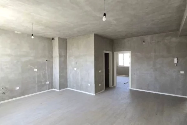 Shtepi ne shitje Apartament ne Tirane, 2+1, Mobilimi Bosh, pa mobiluar, Pagesa 231,200  Euro.