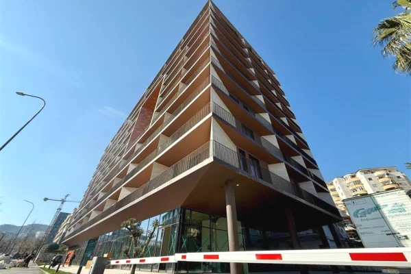 Shtepi ne shitje Apartament ne Tirane, 2+1, Mobilimi Bosh, pa mobiluar, Pagesa 670,000  Euro.