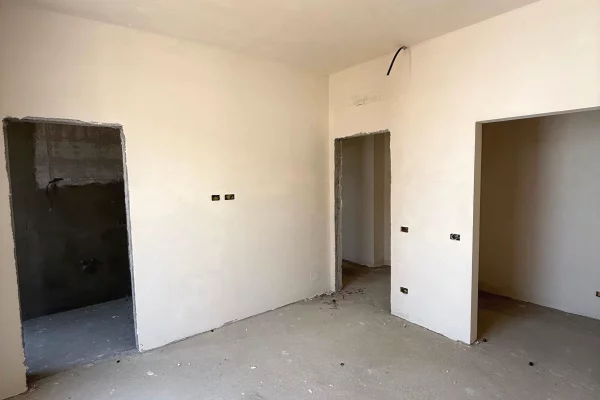 Shtepi ne shitje Apartament ne Tirane, 2+1, Mobilimi Bosh, pa mobiluar, Pagesa 2,880,160  Euro.