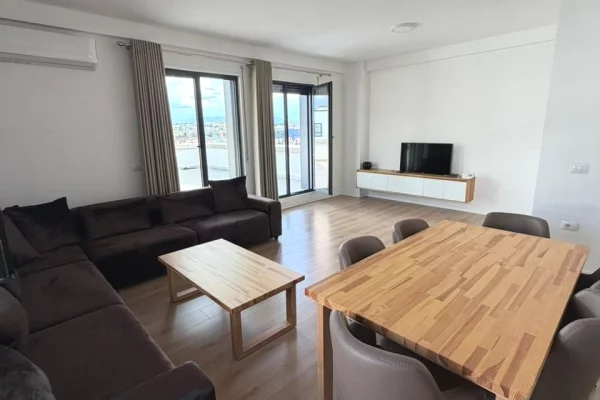 Shtepi ne shitje Apartament ne Tirane, 2+1, Mobilimi E mobiluar, Pagesa 289,200  Euro.