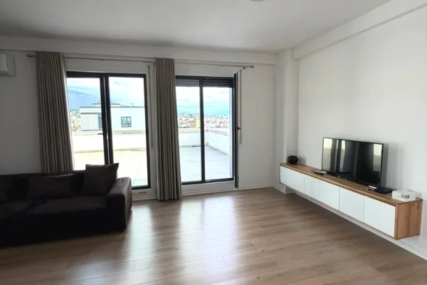 Shtepi ne shitje Apartament ne Tirane, 2+1, Mobilimi E mobiluar, Pagesa 289,200  Euro.