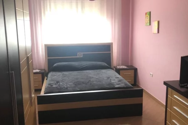 Shtepi ne shitje Apartament ne Tirane, 2+1, Mobilimi E mobiluar, Pagesa 1,500,000  Euro.