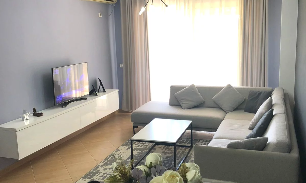 Shtepi ne shitje Apartament ne Tirane, 2+1, Mobilimi E mobiluar, Pagesa 1,500,000  Euro.