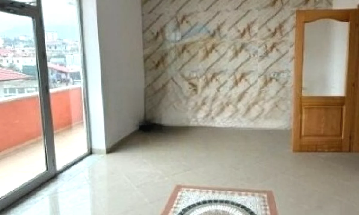 Shtepi ne shitje Vila Luksoze ne Tirane, 3+1, Mobilimi E mobiluar, Pagesa 547,000  Euro.