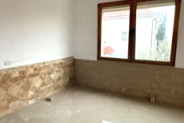 Shtepi ne shitje Vila Luksoze ne Tirane, 3+1, Mobilimi E mobiluar, Pagesa 547,000  Euro.