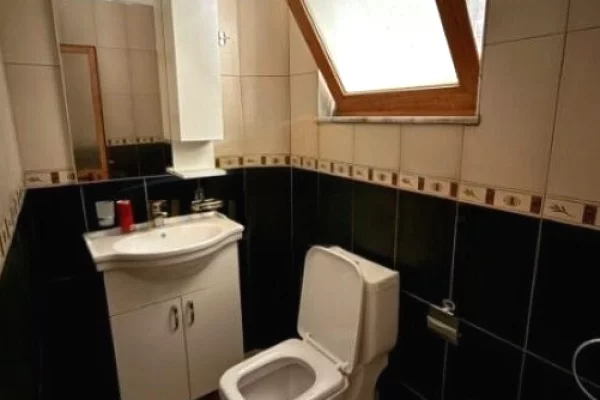 Shtepi ne shitje Vila Luksoze ne Tirane, 3+1, Mobilimi E mobiluar, Pagesa 547,000  Euro.