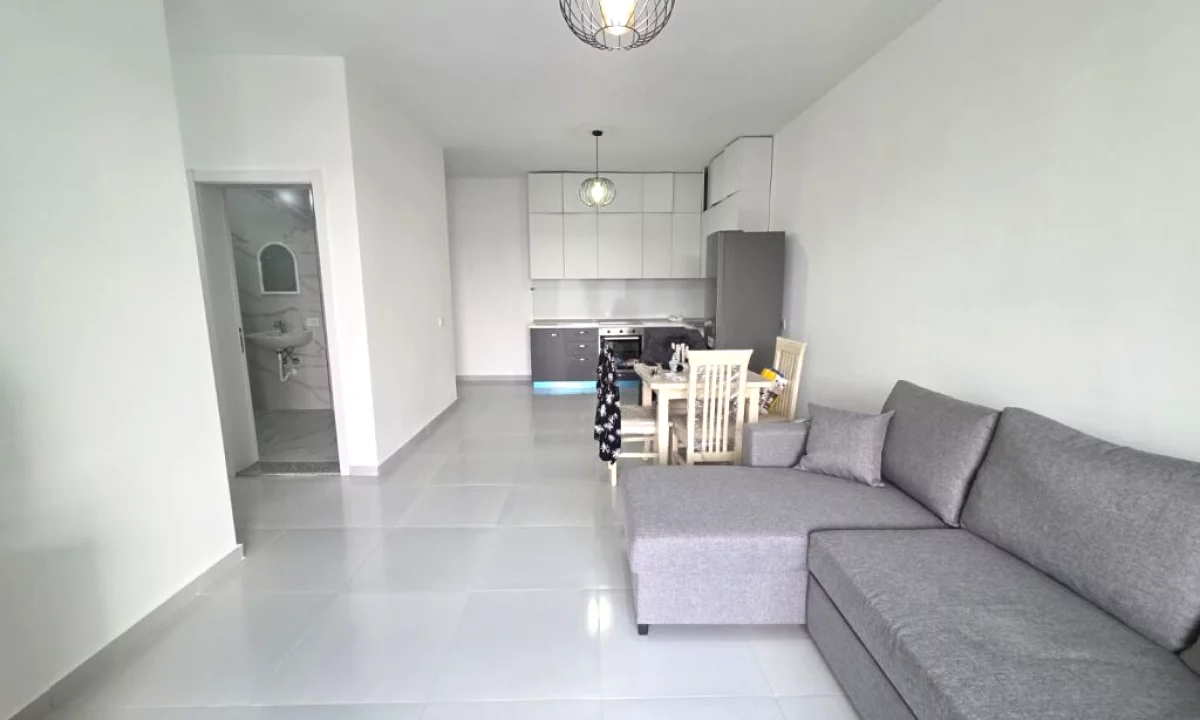 Shtepi ne shitje Apartament ne Tirane, 2+1, Mobilimi E mobiluar, Pagesa 175,000  Euro.