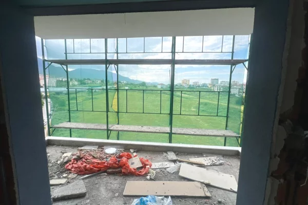 Shtepi ne shitje Apartament ne Tirane, 2+1, Mobilimi Bosh, pa mobiluar, Pagesa 172,800  Euro.