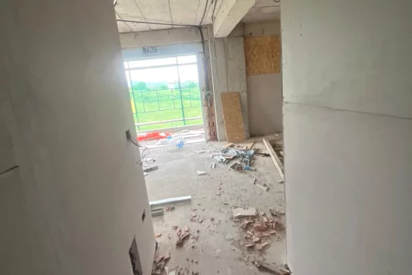 Shtepi ne shitje Apartament ne Tirane, 2+1, Mobilimi Bosh, pa mobiluar, Pagesa 172,800  Euro.