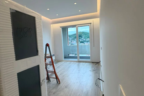 Shtepi ne shitje Apartament ne Tirane, 1+1, Mobilimi Bosh, pa mobiluar, Pagesa 165,000  Euro.