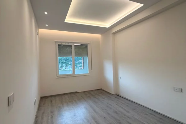 Shtepi ne shitje Apartament ne Tirane, 1+1, Mobilimi Bosh, pa mobiluar, Pagesa 165,000  Euro.