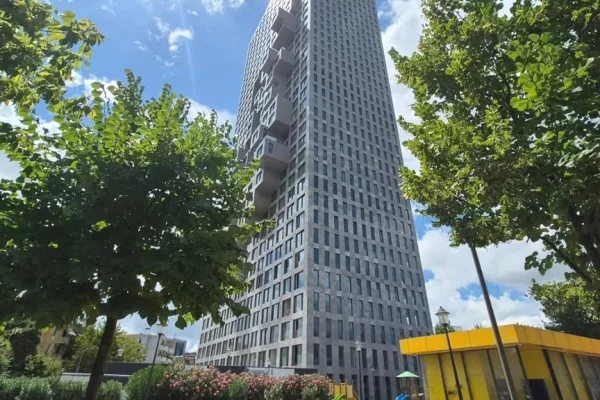 Ambient biznesi me qera 3+1 ne Tirane - 2,500 Euro