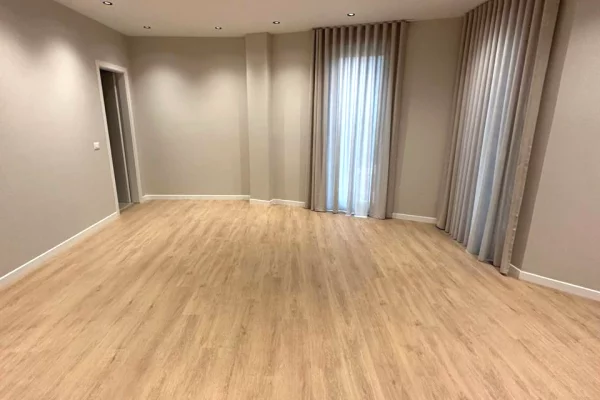 Shtepi me qera Vila Luksoze ne Tirane, 3+1, Mobilimi Bosh, pa mobiluar, Pagesa 4,500  Euro.
