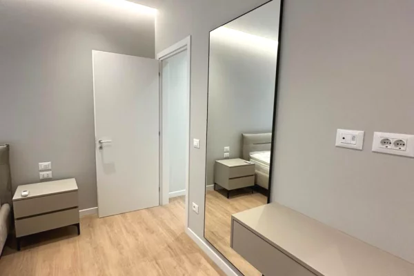 Shtepi me qera Vila Luksoze ne Tirane, 3+1, Mobilimi Bosh, pa mobiluar, Pagesa 4,500  Euro.