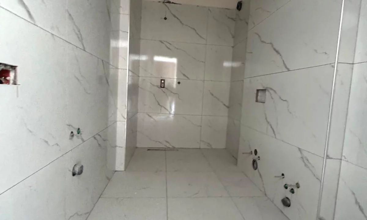 Shtepi ne shitje Apartament ne Tirane, 1+1, Mobilimi Bosh, pa mobiluar, Pagesa 99,815  Euro.