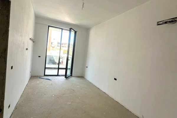 Shtepi me qera Apartament ne Tirane, 2+1, Mobilimi Bosh, pa mobiluar, Pagesa 1,000  Euro.