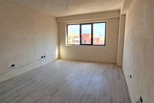 Shtepi ne shitje Apartament ne Tirane, 1+1, Mobilimi Bosh, pa mobiluar, Pagesa 112,420  Euro.