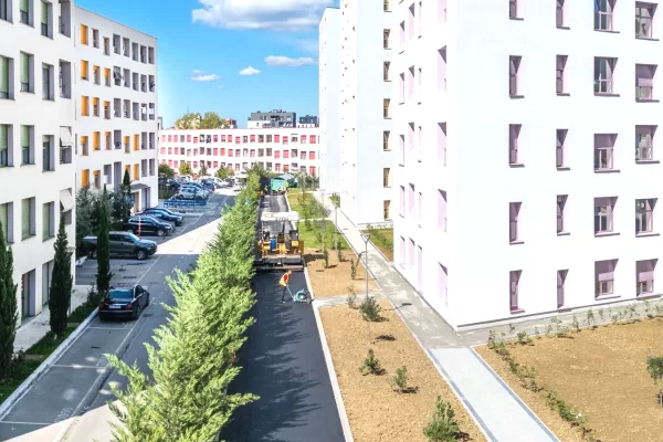 Shtepi ne shitje Apartament ne Tirane, 2+1, Mobilimi Pjeserisht e mobiluar, Pagesa 101,500  Euro.