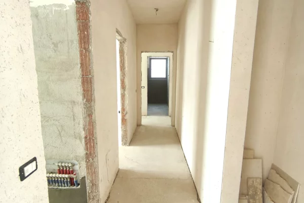 Apartment for sale in Tirana 3+1, Emty