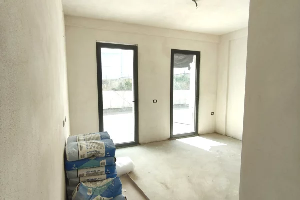 Apartment for sale in Tirana 3+1, Emty