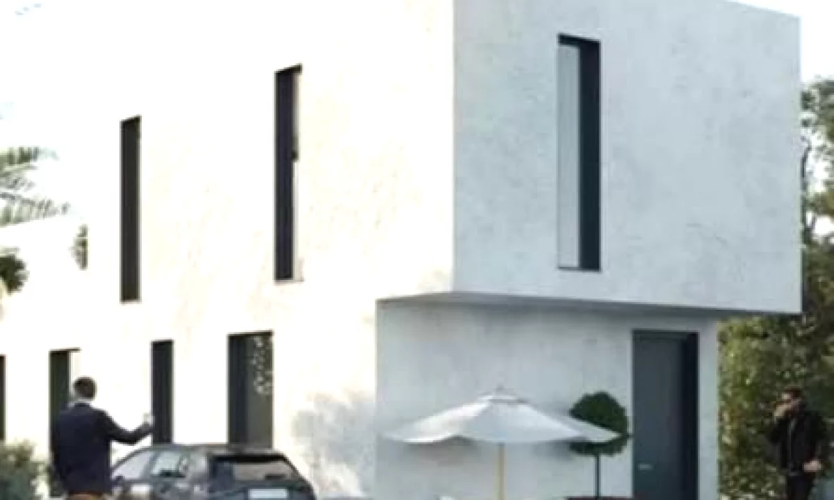 Shtepi ne shitje Vila Luksoze ne Tirane, 4+1, Mobilimi Bosh, pa mobiluar, Pagesa 530,000  Euro.
