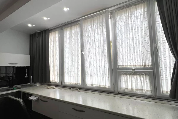 Shtepi me qera Apartament ne Tirane, 2+1, Mobilimi E mobiluar, Pagesa 1,000  Euro.