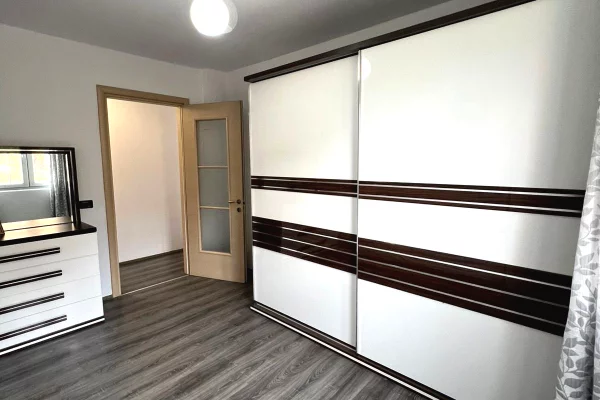 Shtepi me qera Apartament ne Tirane, 2+1, Mobilimi E mobiluar, Pagesa 1,000  Euro.