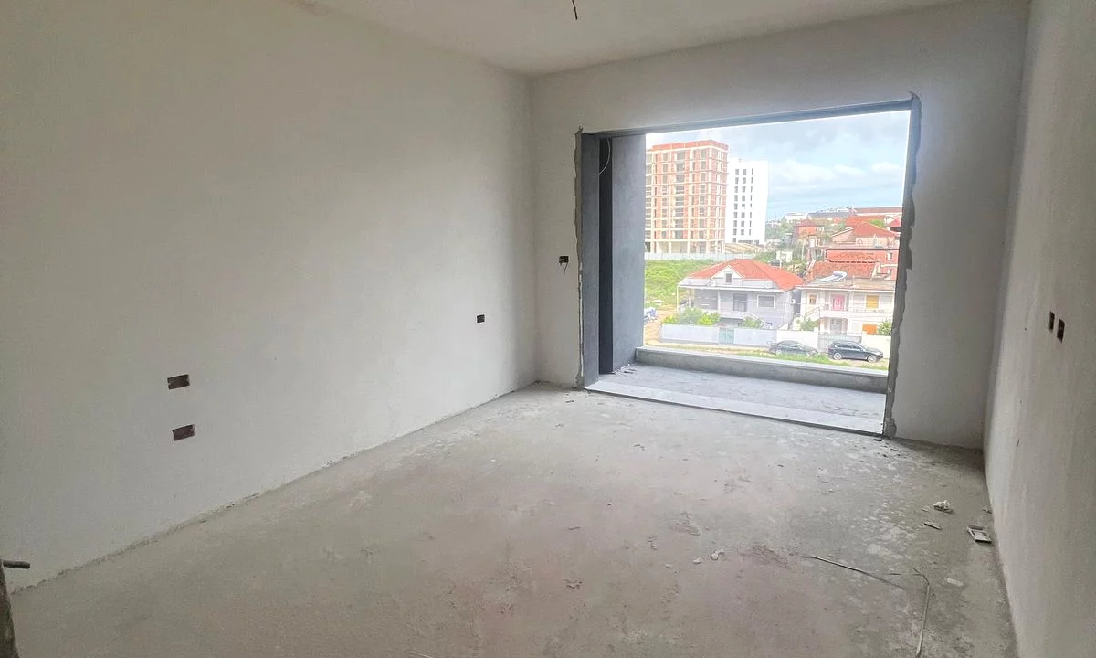 Shtepi ne shitje Apartament ne Tirane, 1+1, Mobilimi Bosh, pa mobiluar, Pagesa 110,000  Euro.