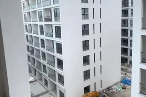 Shtepi ne shitje Apartament ne Durres, 2+1, Mobilimi Bosh, pa mobiluar, Pagesa 105,000,000  Leke.
