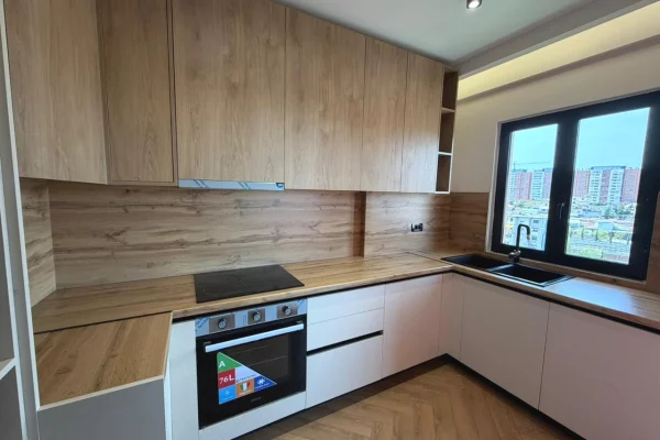 Shtepi ne shitje Apartament ne Tirane, 2+1, Mobilimi E mobiluar, Pagesa 240,000,000  Leke.