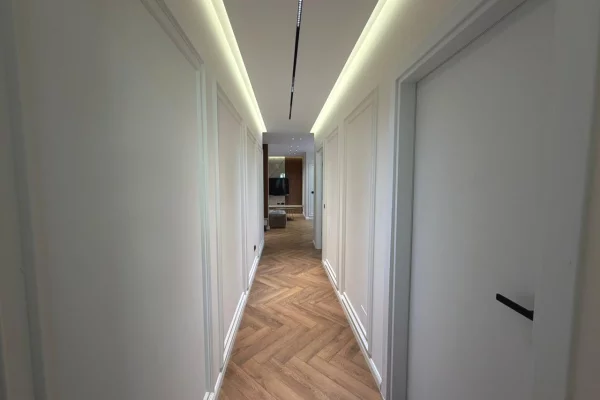 Shtepi ne shitje Apartament ne Tirane, 2+1, Mobilimi E mobiluar, Pagesa 240,000,000  Leke.