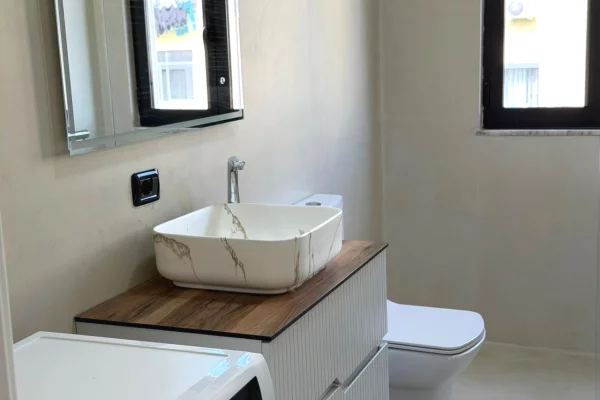 Shtepi ne shitje Apartament ne Tirane, 2+1, Mobilimi E mobiluar, Pagesa 240,000,000  Leke.
