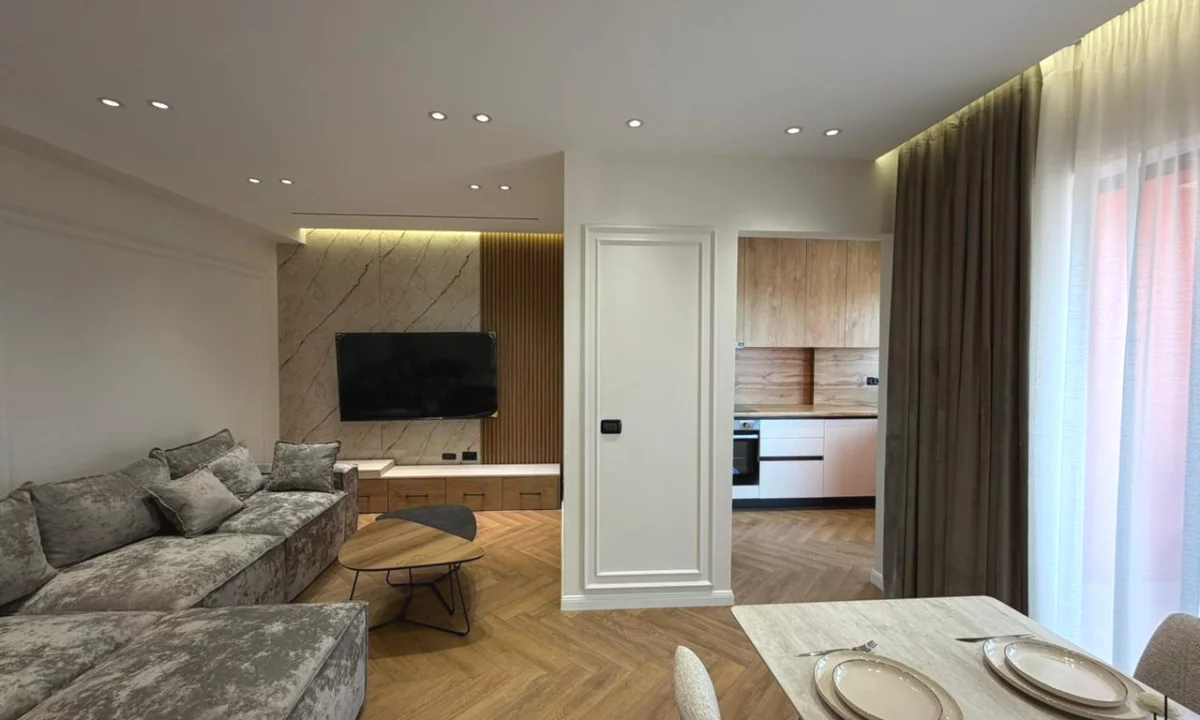 Shtepi ne shitje Apartament ne Tirane, 2+1, Mobilimi E mobiluar, Pagesa 240,000,000  Leke.