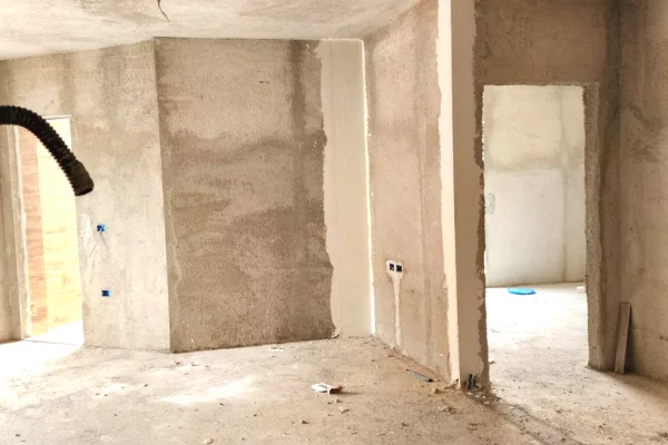 Shtepi ne shitje Apartament ne Tirane, 2+1, Mobilimi Bosh, pa mobiluar, Pagesa 230,000,000  Leke.